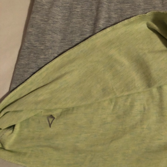 Ivivva long sleeve reversible shirt - Picture 3 of 4